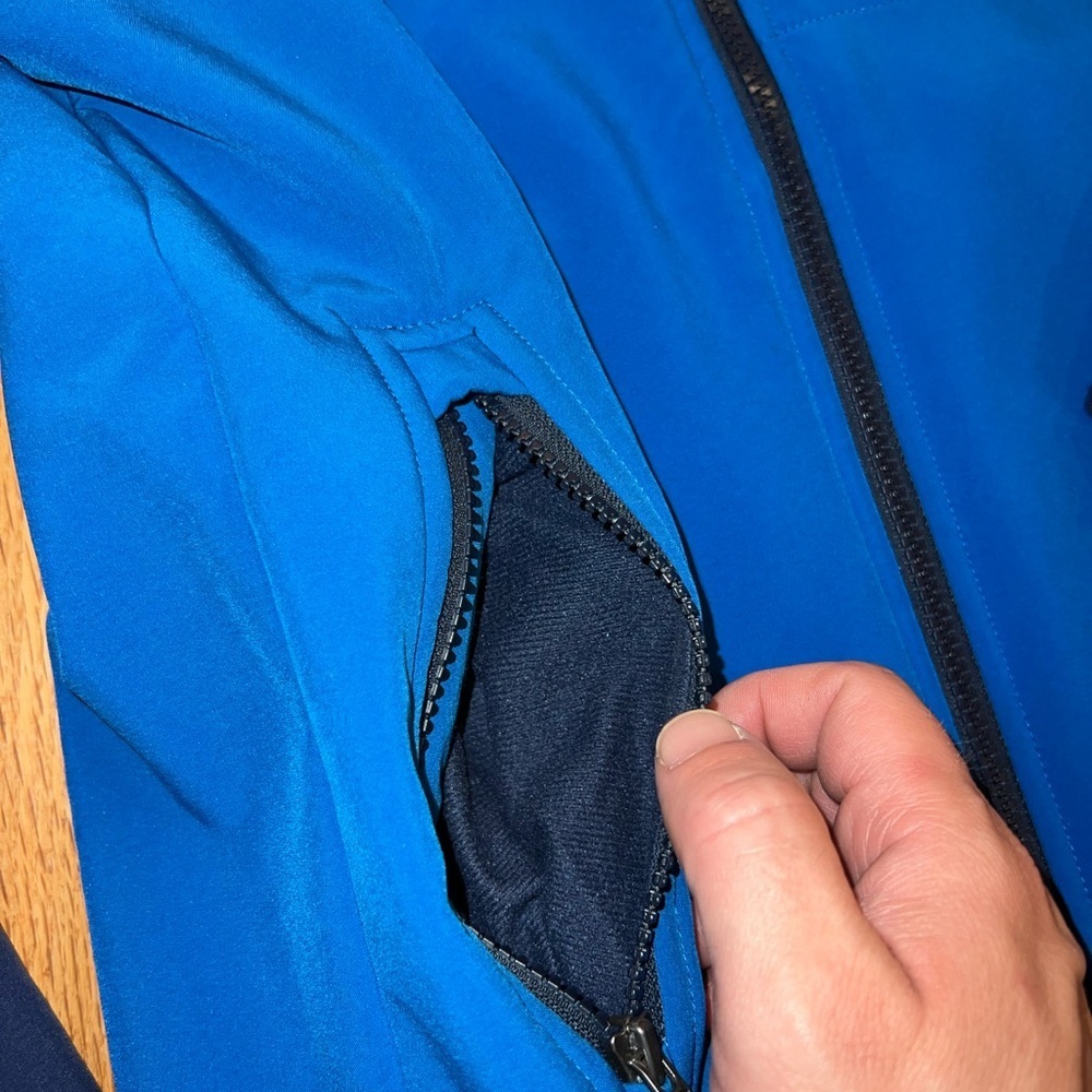 Boys size Large Northface raincoat - Picture 3 of 10